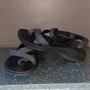 Chacos grey and black stewpot sandal